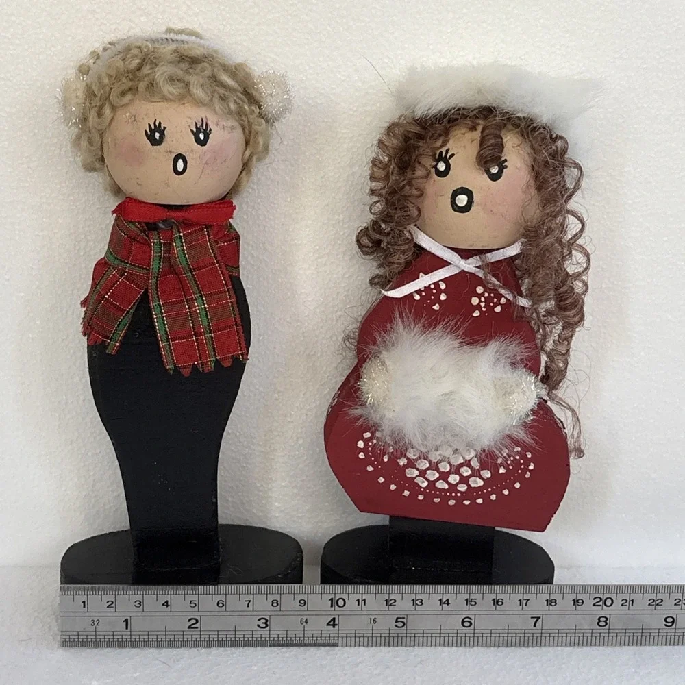 Wooden Family Christmas Carolers By Katherine Harris‎ & Carl 2000 Vintage